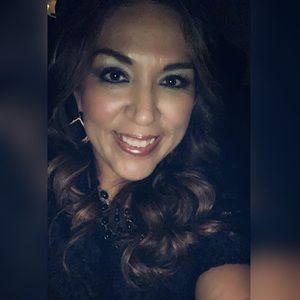 Meet your Posher, Yesenia